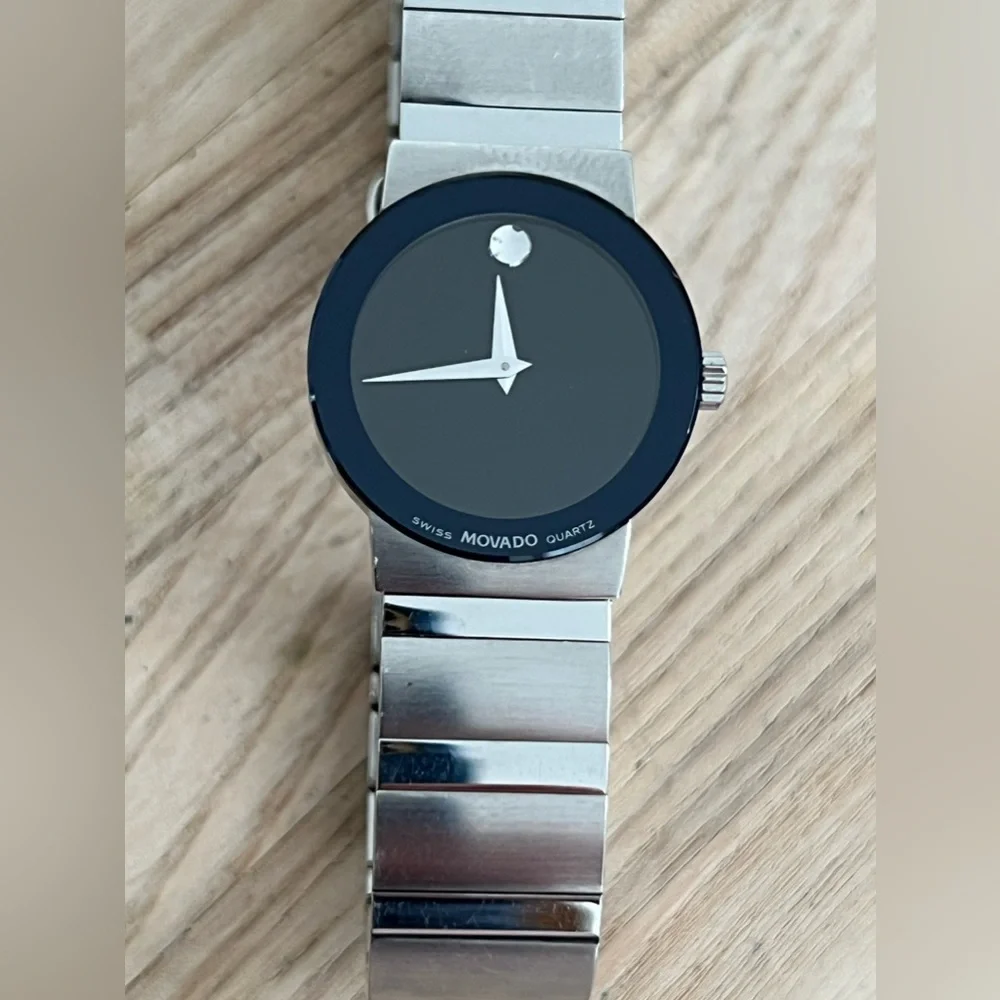 Movado Museum Sapphire Ladies Watch Stainless Bracelet Black Round Dial